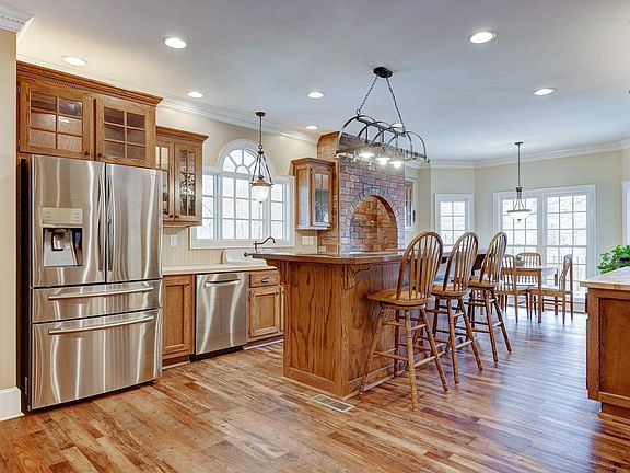 5th image of 707 Turkey Ridge Rd