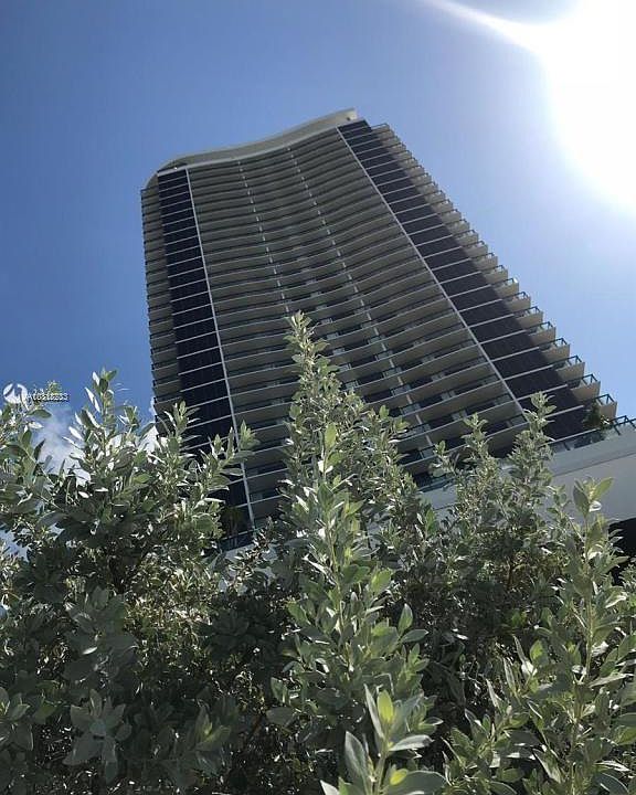1st image of 1600 NE 1st Ave Unit 3204