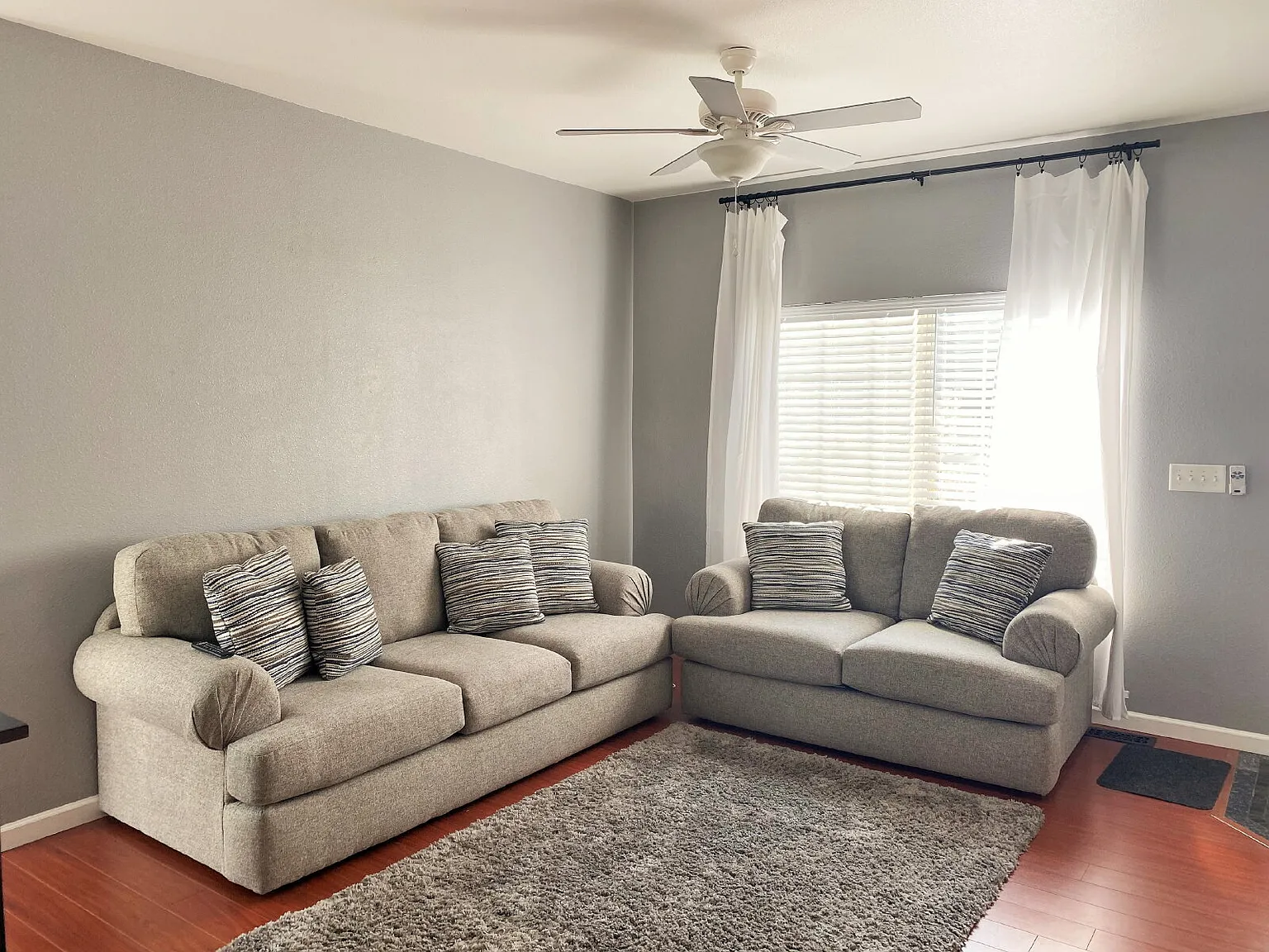 2 bed, 2.5 bath, 1488 sqft, $2,400 — Photo 2