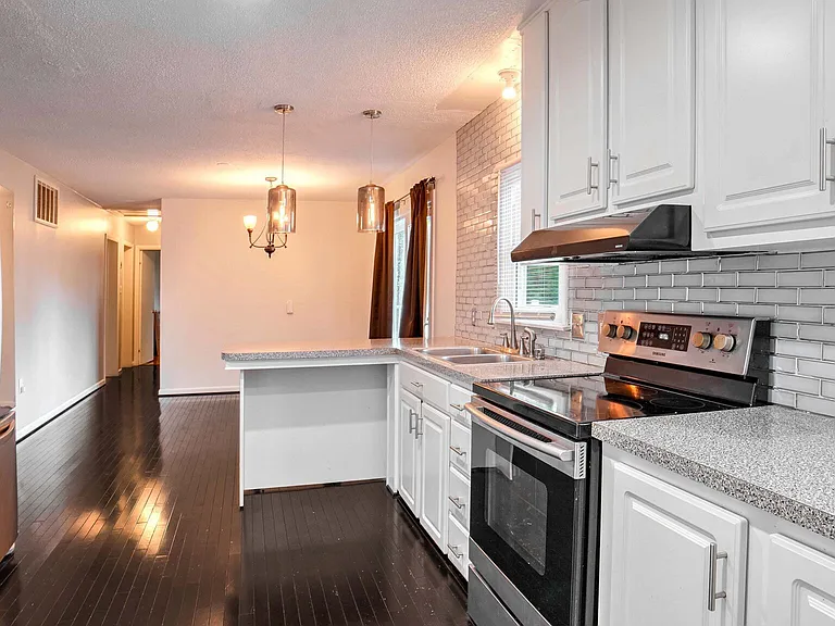 5209 W Maple Shade Ln — Photo 10