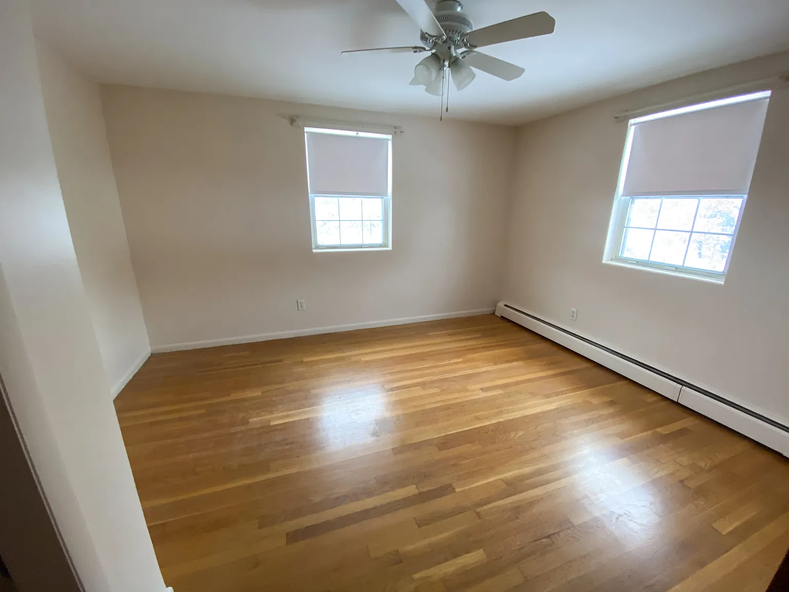 2 bed, 750 sqft, $2,300 — Photo 4