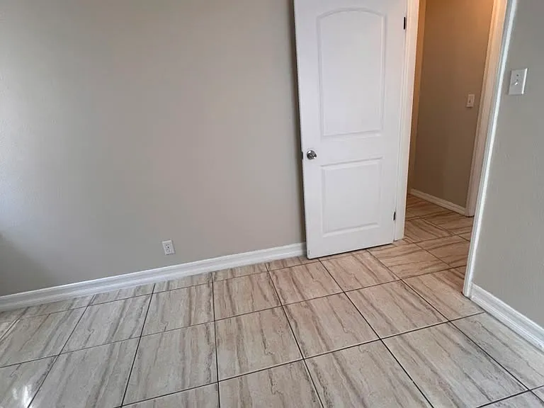 Bedroom 1 (side view)
