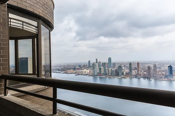 Rented by Corcoran | media 16