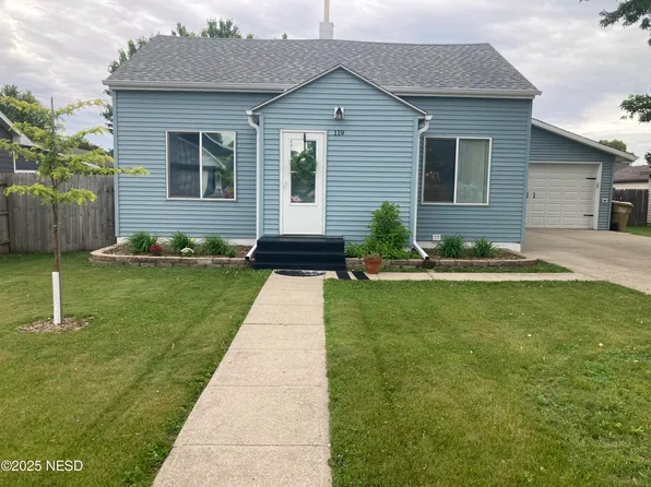 119 15th St NW, Watertown, SD 57201