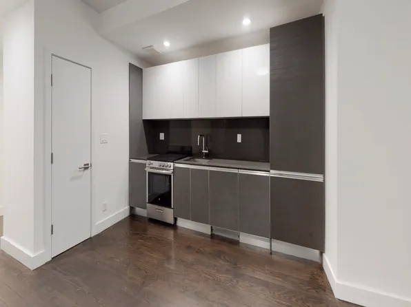 666 West End Avenue image 1 of 12