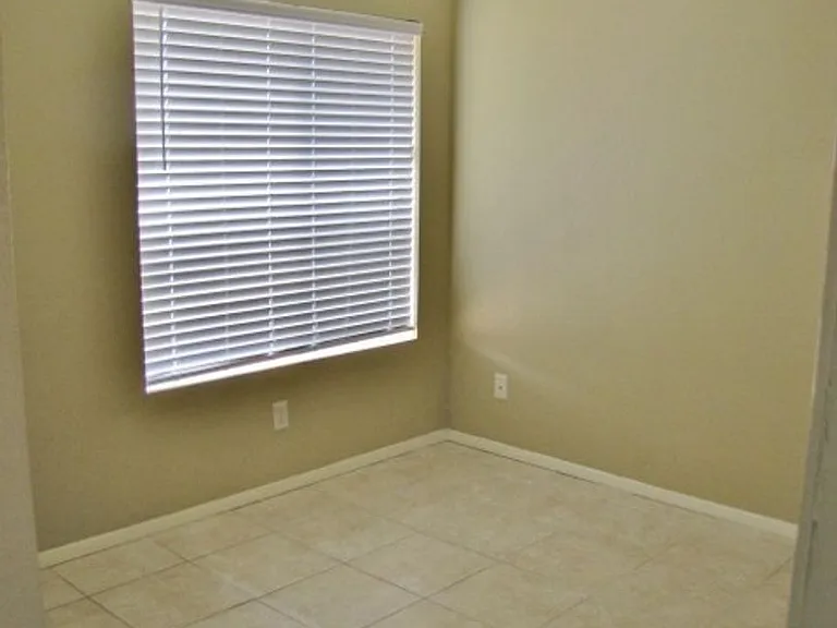 823 Plaza Encanto — Photo 15
