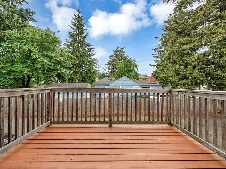 5320 SE 122nd Ave — Photo 10