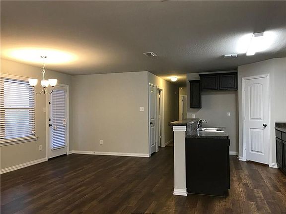 4th image of 769 River Hill Ln