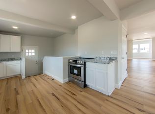 512 E 27th St, Cheyenne, WY 82001