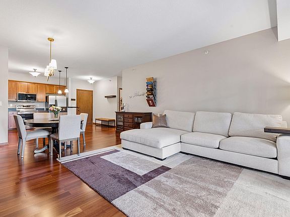 3rd image of 3251 Louisiana Ave S APT 118