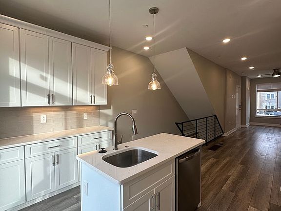 2nd image of 2550 N Howard St APT 1