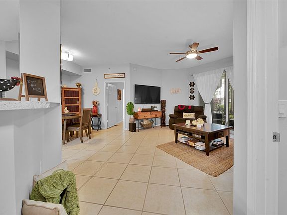 4th image of 2421 NE 65th Street #2-113