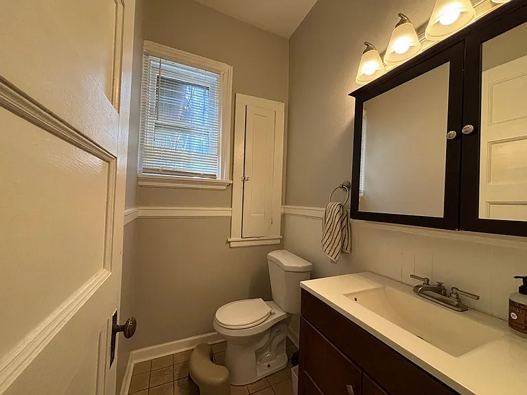 380 Oxford St — Photo 11