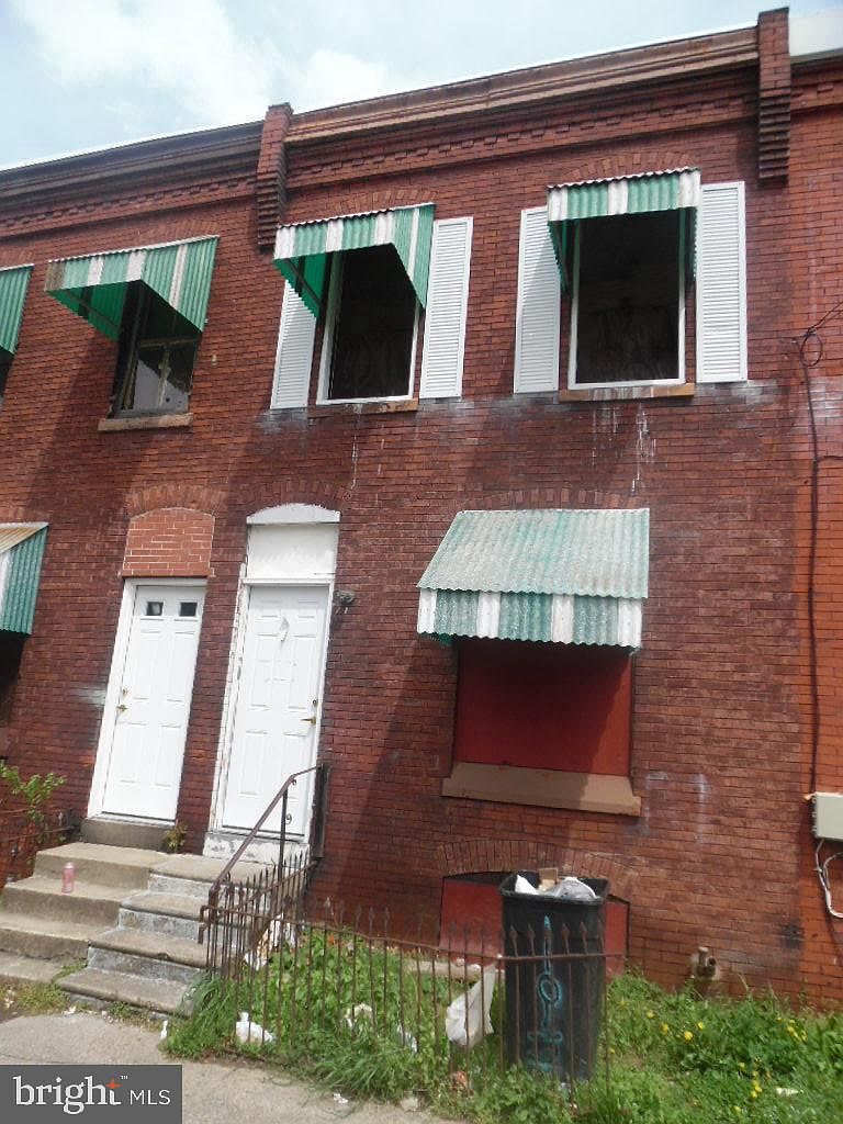 homes in upland on 1017 Upland St Chester Pa 19013 Mls Pade527640 Zillow