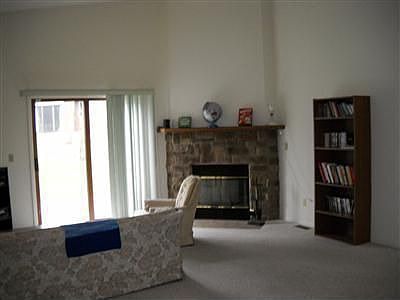 2nd image of 10003 Blossom Ln