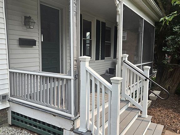 4th image of 32 Hampden St