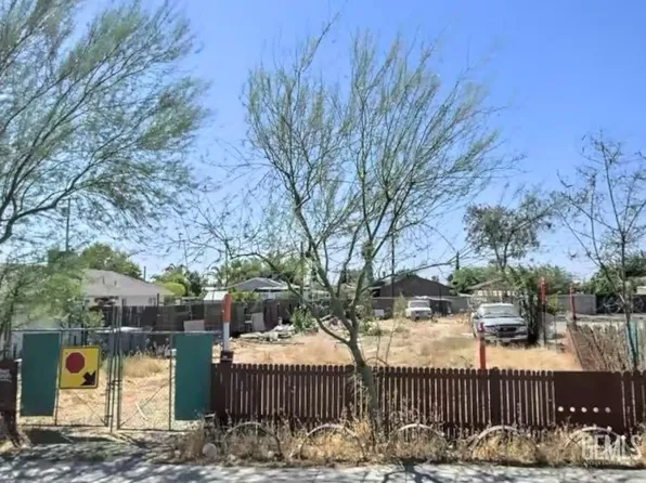 21187 Fresno St, Lost Hills, CA 93249