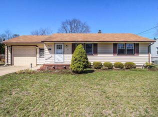 26 Lettau Dr, Spotswood, NJ 08884