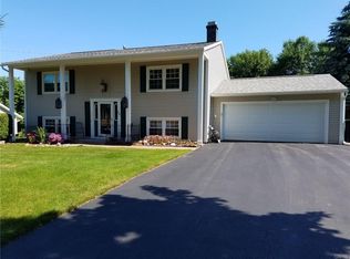 28 Perry Hill Rd, Oswego, NY 13126