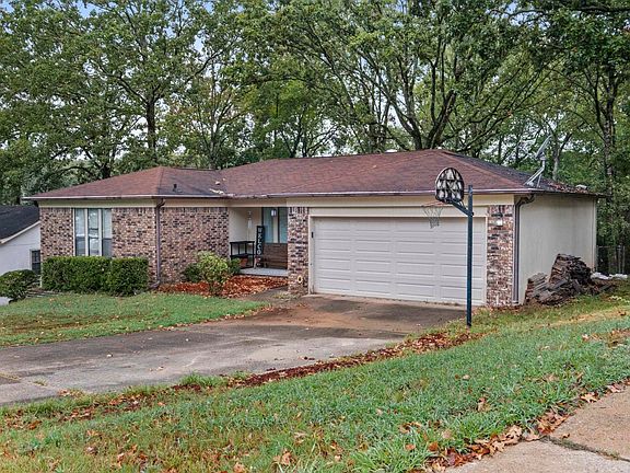 2nd image of 704 Autumnbrook Cir