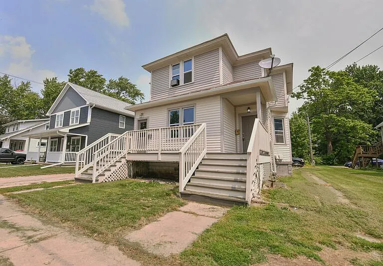 1217 Chicago St — Photo 16