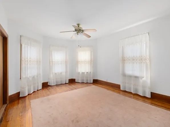 121 Hope St #2, New Bedford, MA 02745