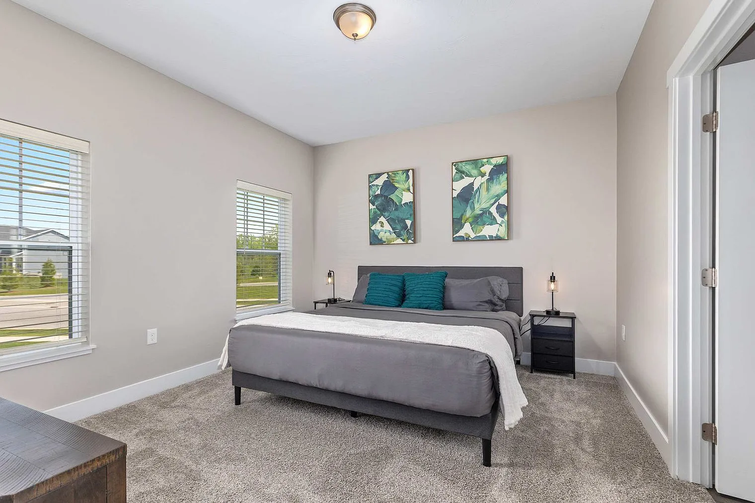 3 bed, 3.0 bath, 1194 sqft, $2,058 — Photo 4