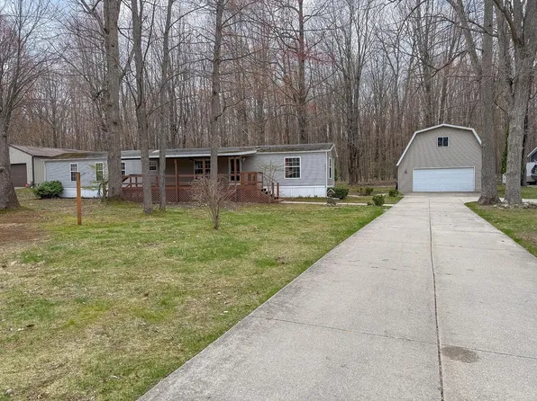 2531 Cherry Grove Ave, Harrison, MI 48625