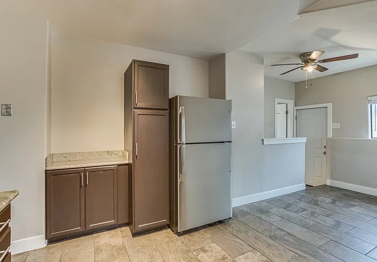 4435 N Clay St — Photo 14