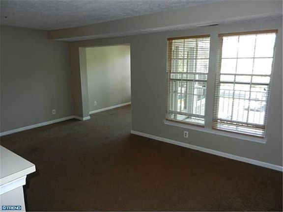4th image of 29 Kenwood Dr