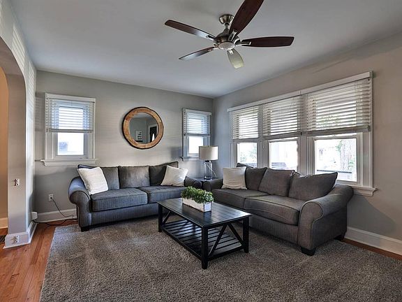 5th image of 3912 Catherine Ave