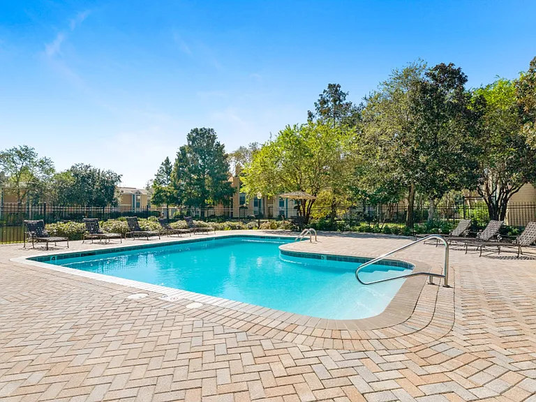 Lakes of Chateau Estates South — Photo 23