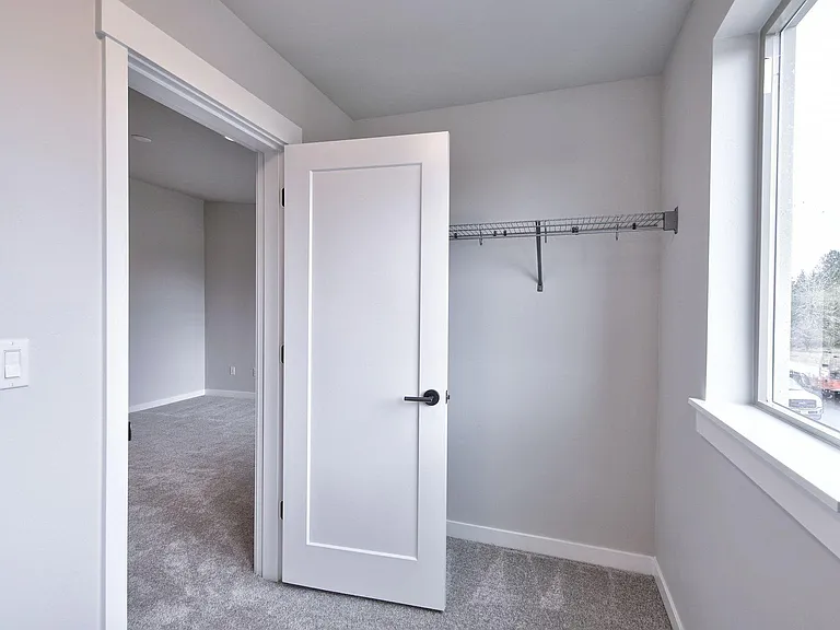 5443 SE Logan Ln — Photo 13