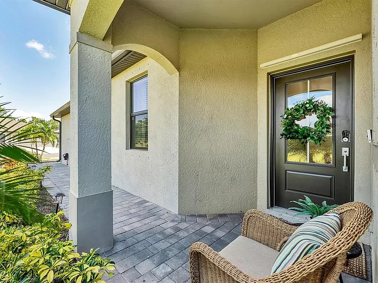 2049 Bonito Way — Photo 10