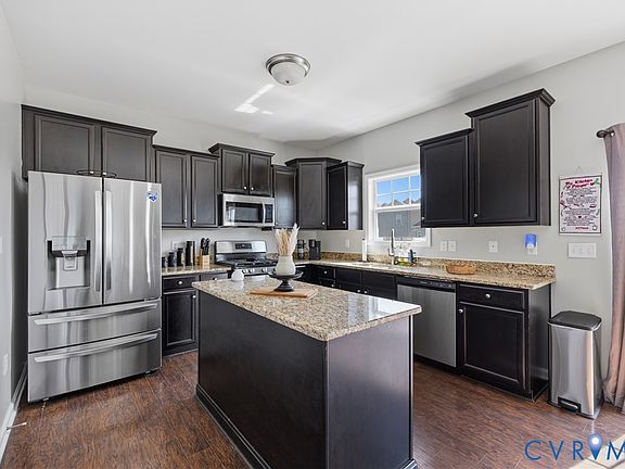 5th image of 7086 Ravenscraig Cres