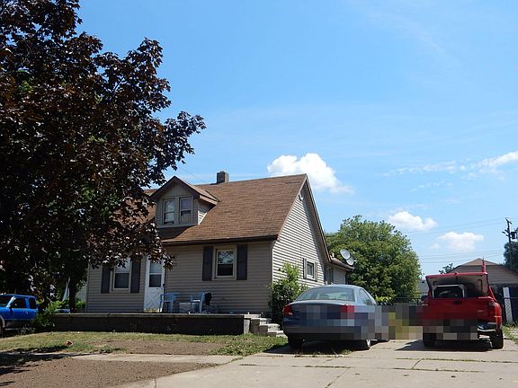 3rd image of 5825 Wilkie St