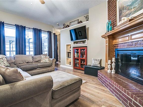 5th image of 3824 Arbordale Ln