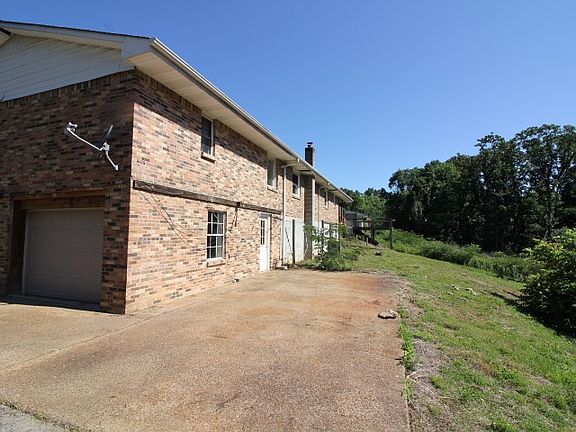 4th image of 310 Dogwood Dr