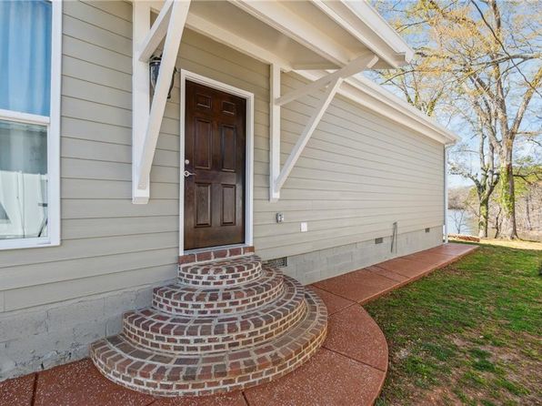 5577 Waterwood Dr, Gainesville, GA 30506