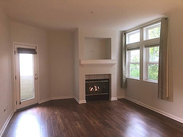 1st image of 111 Crescent Ct