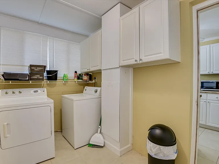 1803 Heath St — Photo 31