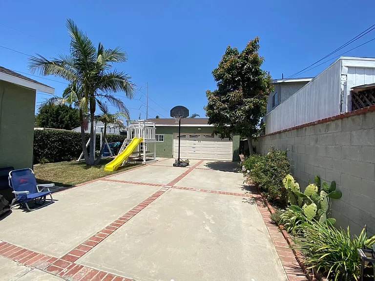 637 Nectarine St — Photo 11