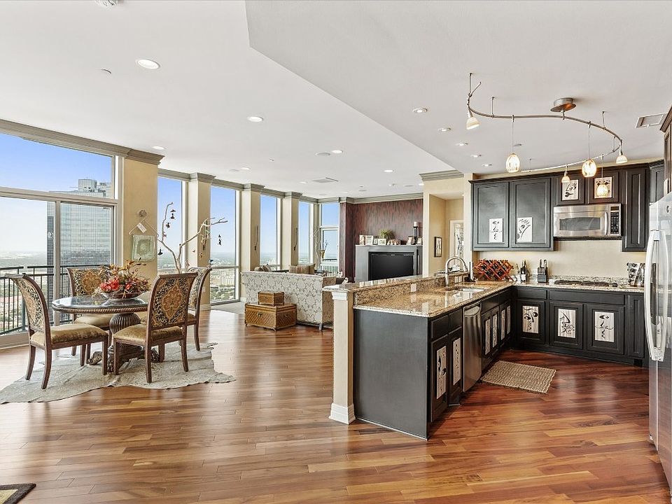 1st image of 500 Throckmorton St APT 3103