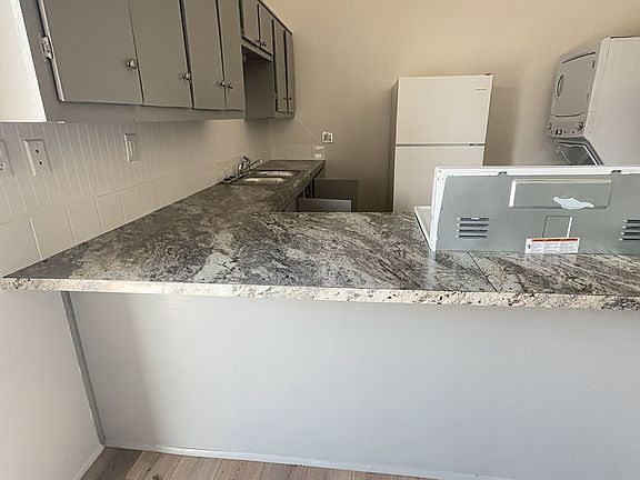 2nd image of 206 Ketchum St E #1-505
