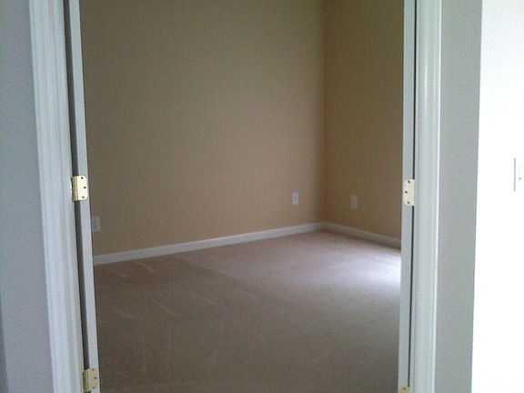 Entryway to 2nd bedroom