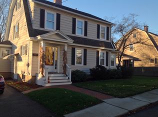 10 Essex St, Amesbury, MA 01913