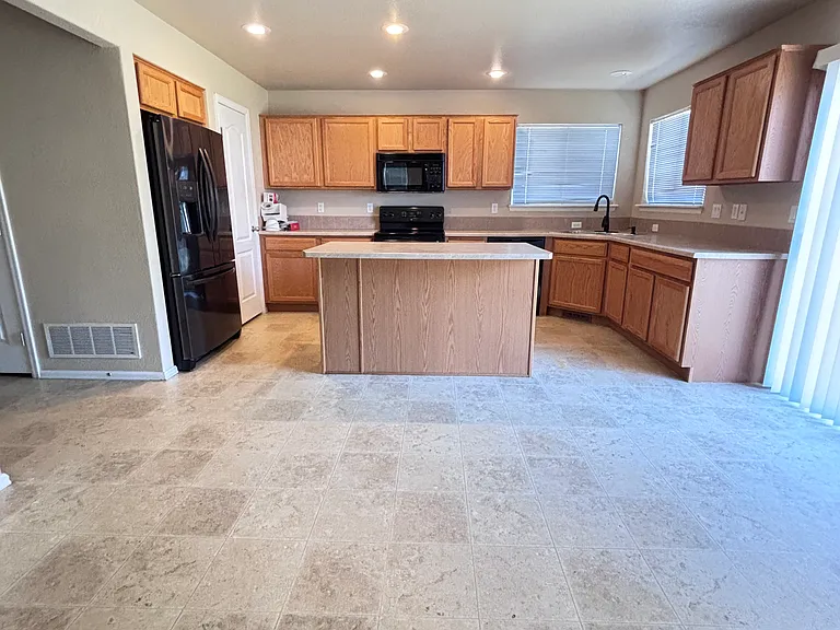 7628 Canyon Oak Dr — Photo 13