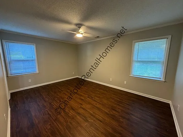 1619 Teddington Dr — Photo 9
