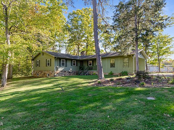 2nd image of 408 Holly Ct