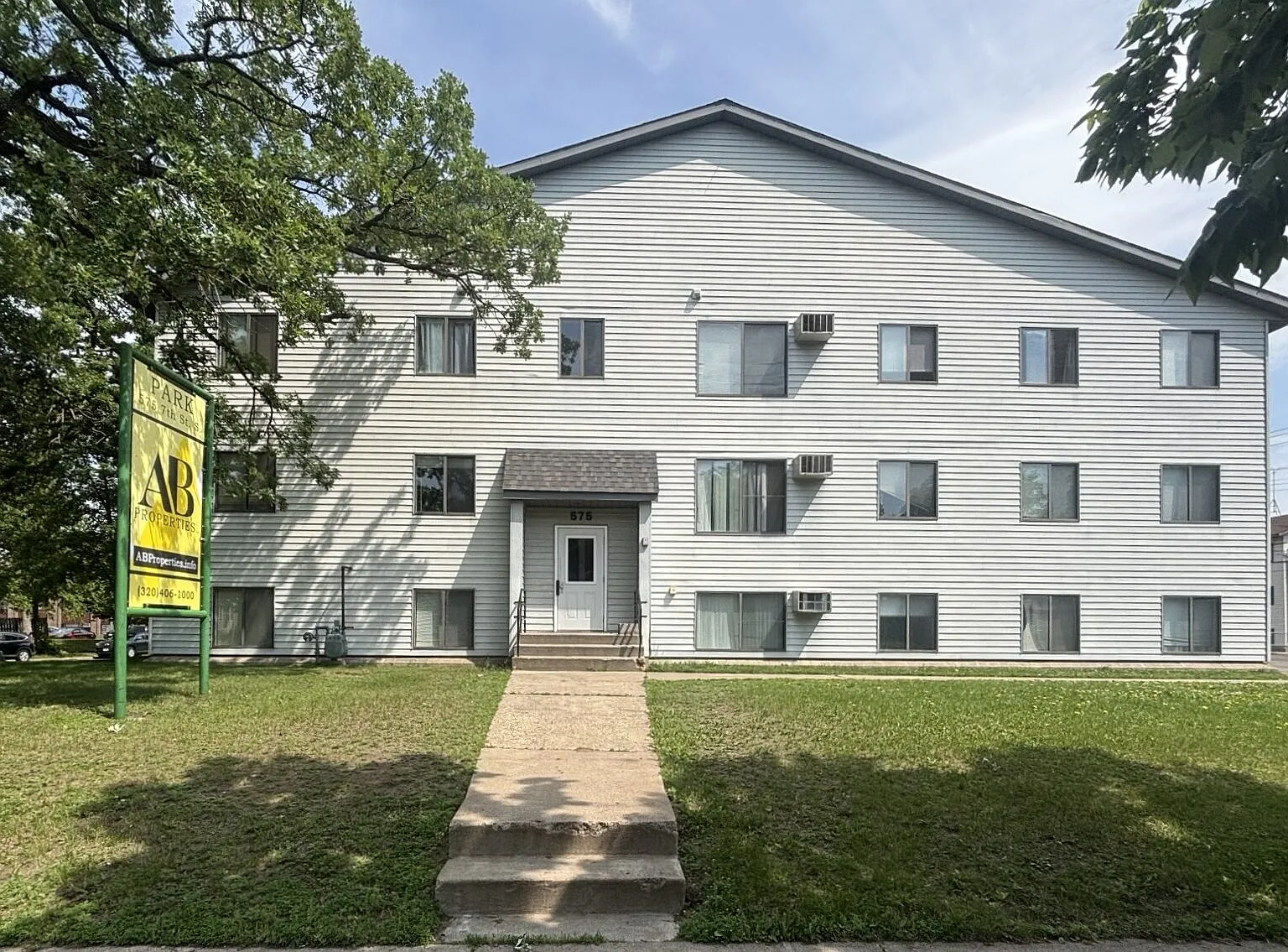 4 bed, 1.5 bath, $335 — Photo 1